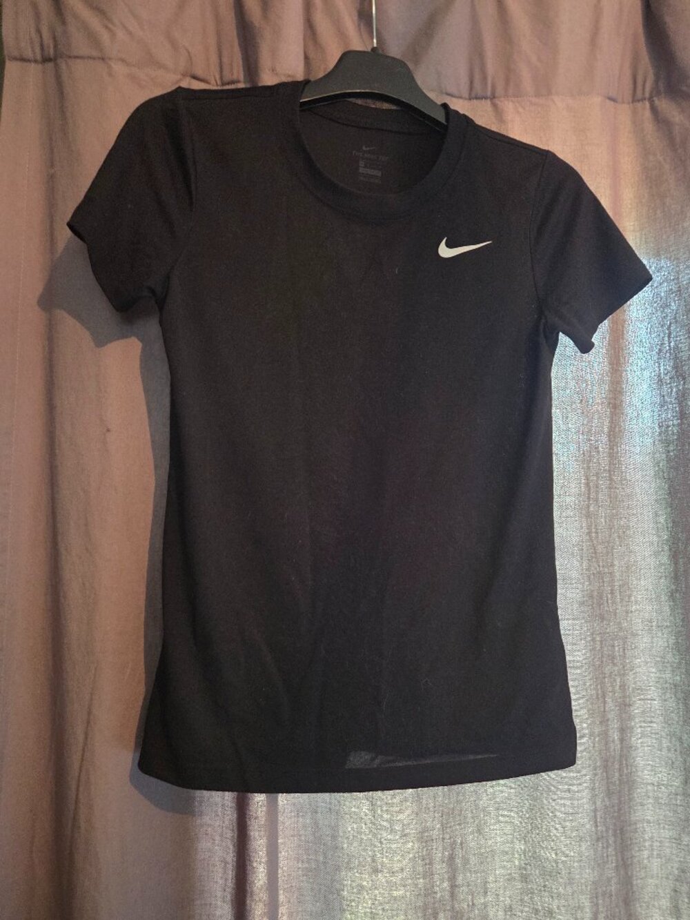 Nike | Women’s Maroon Dri-FIT Short Sleeve crewneck Tee, grey‎ swoosh, size XS